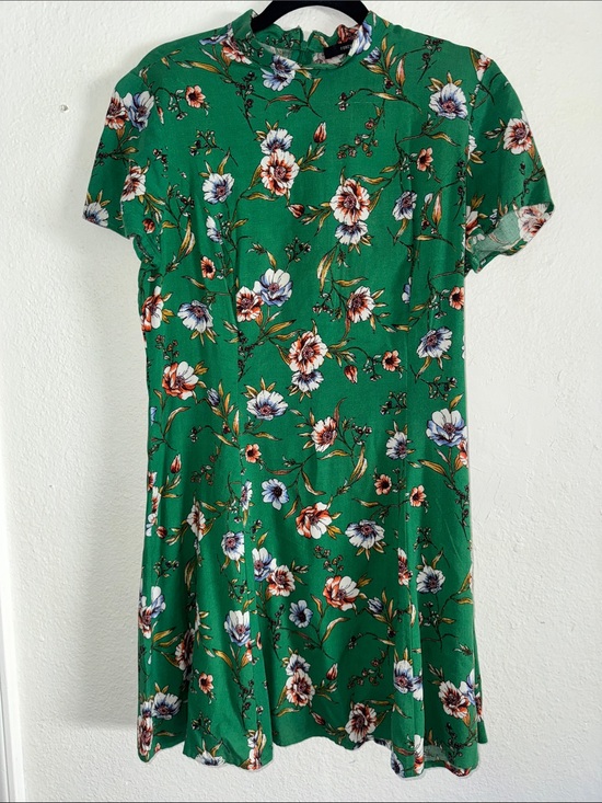 Forever 21 Dresses & Skirts - Forever 21 Green Floral Mini Dress with Multicolor Blooms
